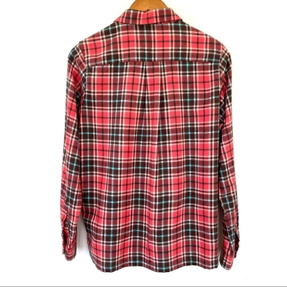 Cabela’s 💯 cotton flannel button down shirt in plaid, camping shirt - Picture 5 of 11